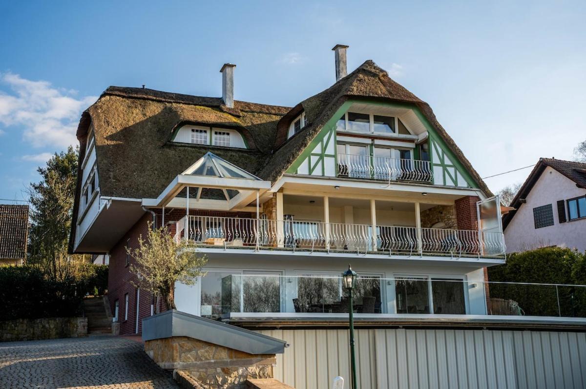 Reet Am Rhein - Chateau Boppard